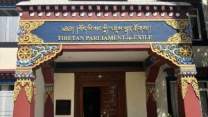 निर्वासित तिब्बती सरकार ने दुनिया से कहा: दलाई लामा के उत्तराधिकार के लिए अभी से तैयारी करें