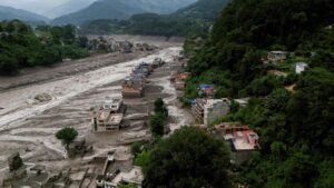 नेपाल ने घातक बाढ़ के बाद चार हिमनद झीलों को खाली करने की योजना बनाई है