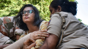 नेहा बोरा के लिए एक झटका, अदालत ने शांति बांड नोटिस पर उनकी चुनौती को खारिज कर दिया