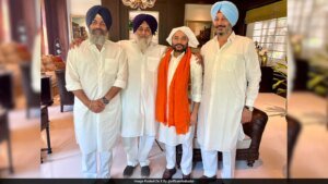 पूर्व कांग्रेस विधायक रमिंदर आवला अकाली दल में शामिल हो गए, जिससे टिकटों की एक नई लाइन फिर से शुरू हो गई