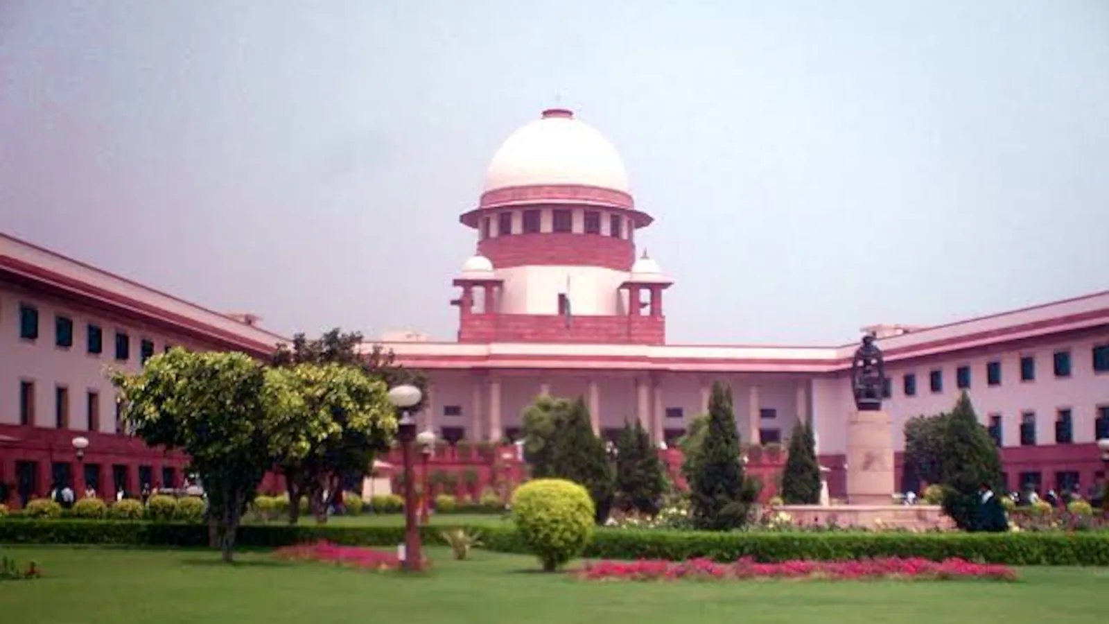 “बर्दाश्त नहीं किया जा सकता”: सुप्रीम कोर्ट ने राजनेताओं द्वारा डॉक्टरों पर हमले की निंदा की