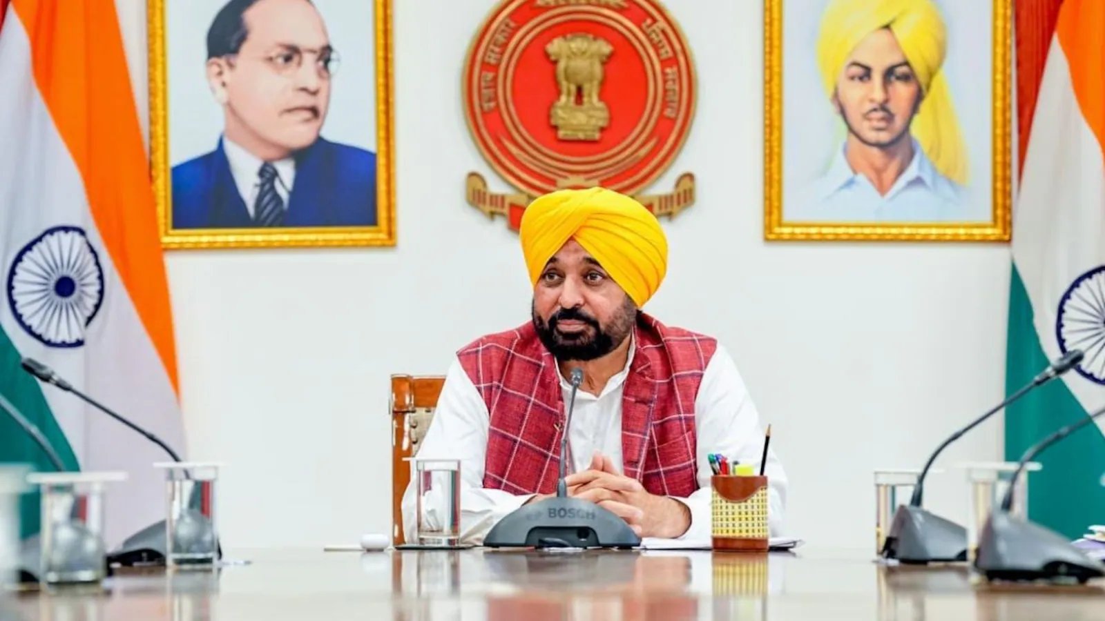 भगवंत मान ने कहा कि जब सीबीआई ने उनके कैंप ऑफिस पर छापा मारा तो ‘बीजेपी में हड़कंप’ मच गया.