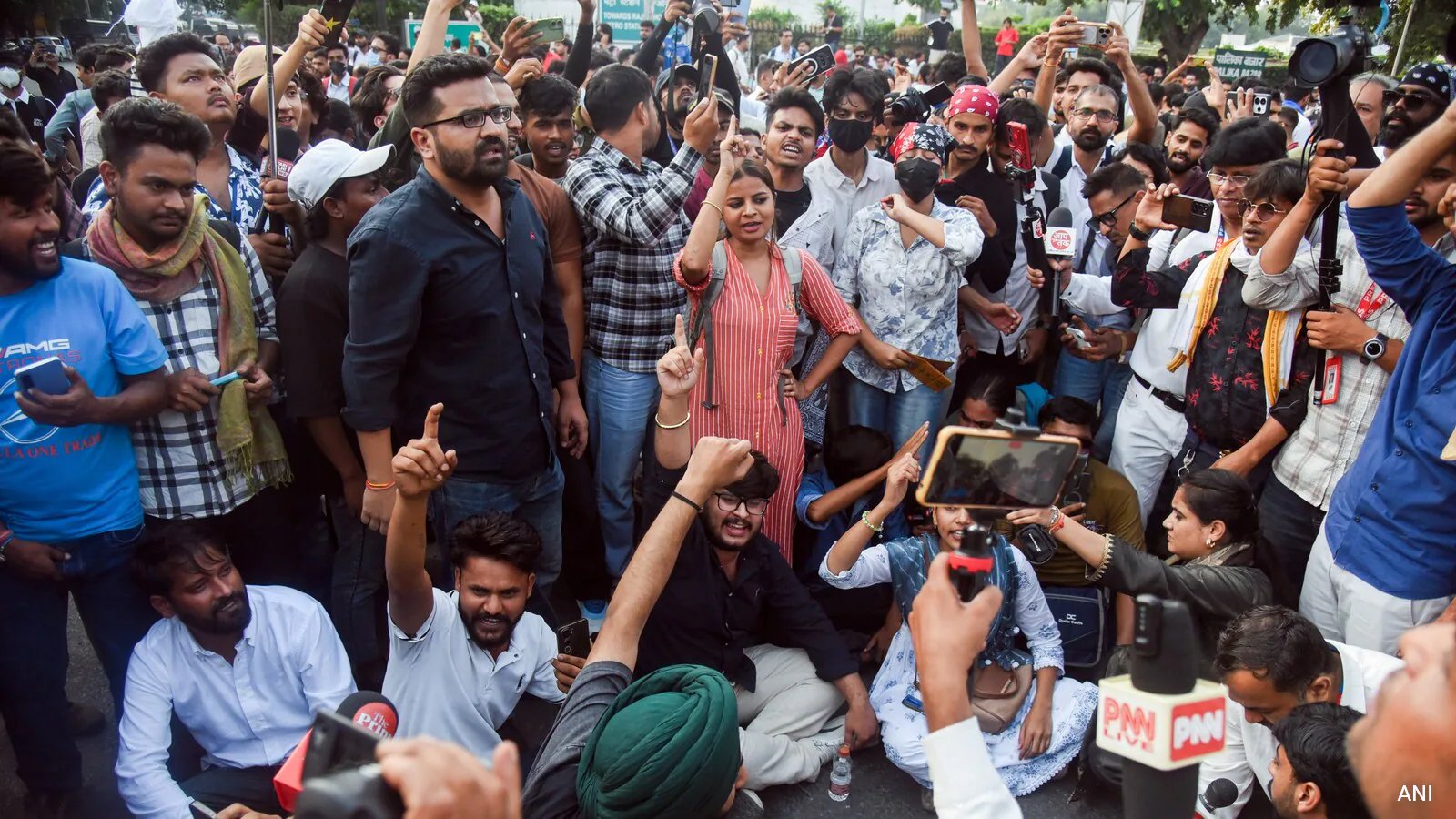 मेट्रो बंद, विरोध प्रदर्शन पर शीर्ष अदालत आज विशेष सुनवाई करेगी
