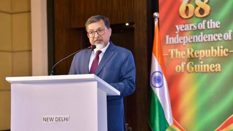 राजनीतिक नियुक्तियों की अटकलों के बाद सरकार वरिष्ठ कैरियर अधिकारियों को काठमांडू भेजेगी