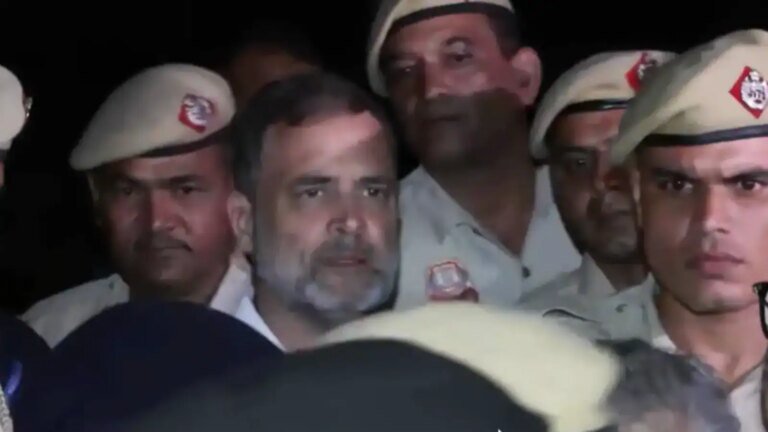 राष्ट्रपति ने वोट चोरी का सबूत मांगा. 'हमारे पास यह है': बैठक के बाद राहुल गांधी