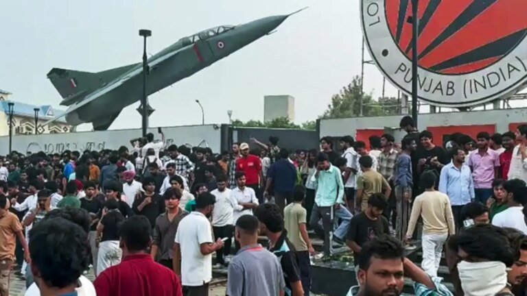 लवली प्रोफेशनल यूनिवर्सिटी के संस्थापक ने आगजनी को देखा 'साजिश', पाकिस्तान पर दिया इशारा