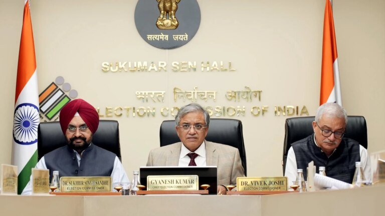 शीर्ष चुनाव अधिकारी विवाद पर सुप्रीम कोर्ट की टिप्पणियों के मुख्य अंश