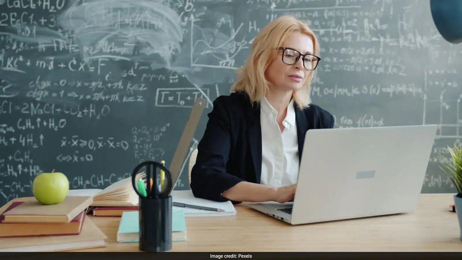 संयुक्त राष्ट्र निकाय ने शिक्षकों को एआई-तैयार बनाने के लिए रूपरेखा साझा की