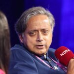 'सत्ता परिवर्तन' पर शशि थरूर ने दी 'आपातकालीन' प्रतिक्रिया