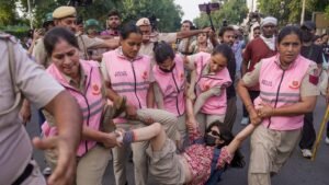 सीजेपी विरोध प्रदर्शन पर व्यापक कार्रवाई: दिल्ली में 1,500 लोगों में से 4 पूर्व मुख्यमंत्रियों को हिरासत में लिया गया